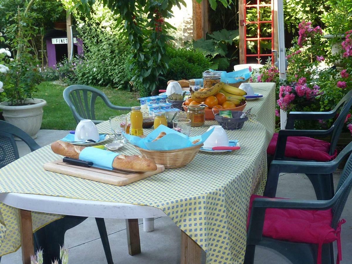 Le Patio D'Eric B&B Aubigny-au-Bac Bagian luar foto