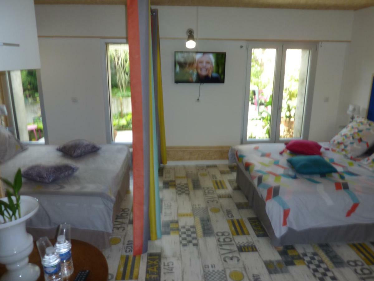 Le Patio D'Eric B&B Aubigny-au-Bac Bagian luar foto